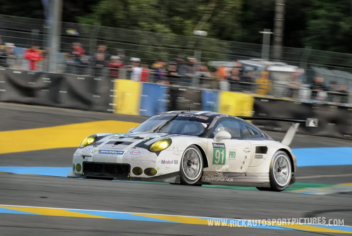 Porsche-Motorsport-Le-Mans-2016