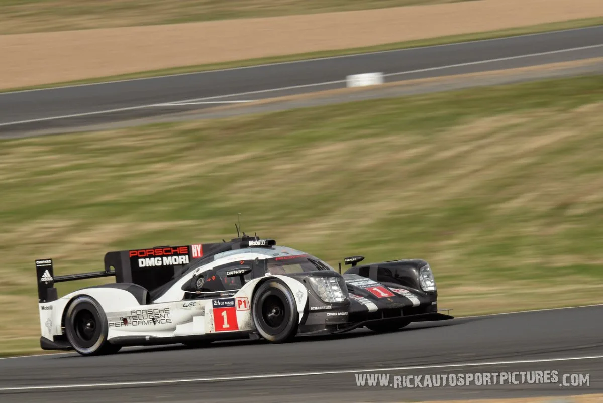 Porsche-Team-Le-Mans-2016