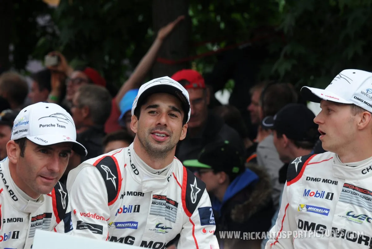 Porsche-Team-Le-Mans-2016